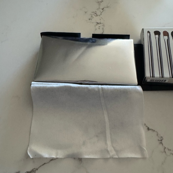 Bobby Brown Silver Travel Makeup Brush Set - Picture 6 of 10